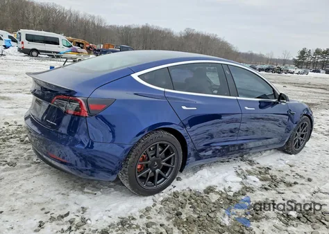 2018 Tesla Model 3 z USA, uszkodzony, nr VIN 5YJ3E1EB3JF096594